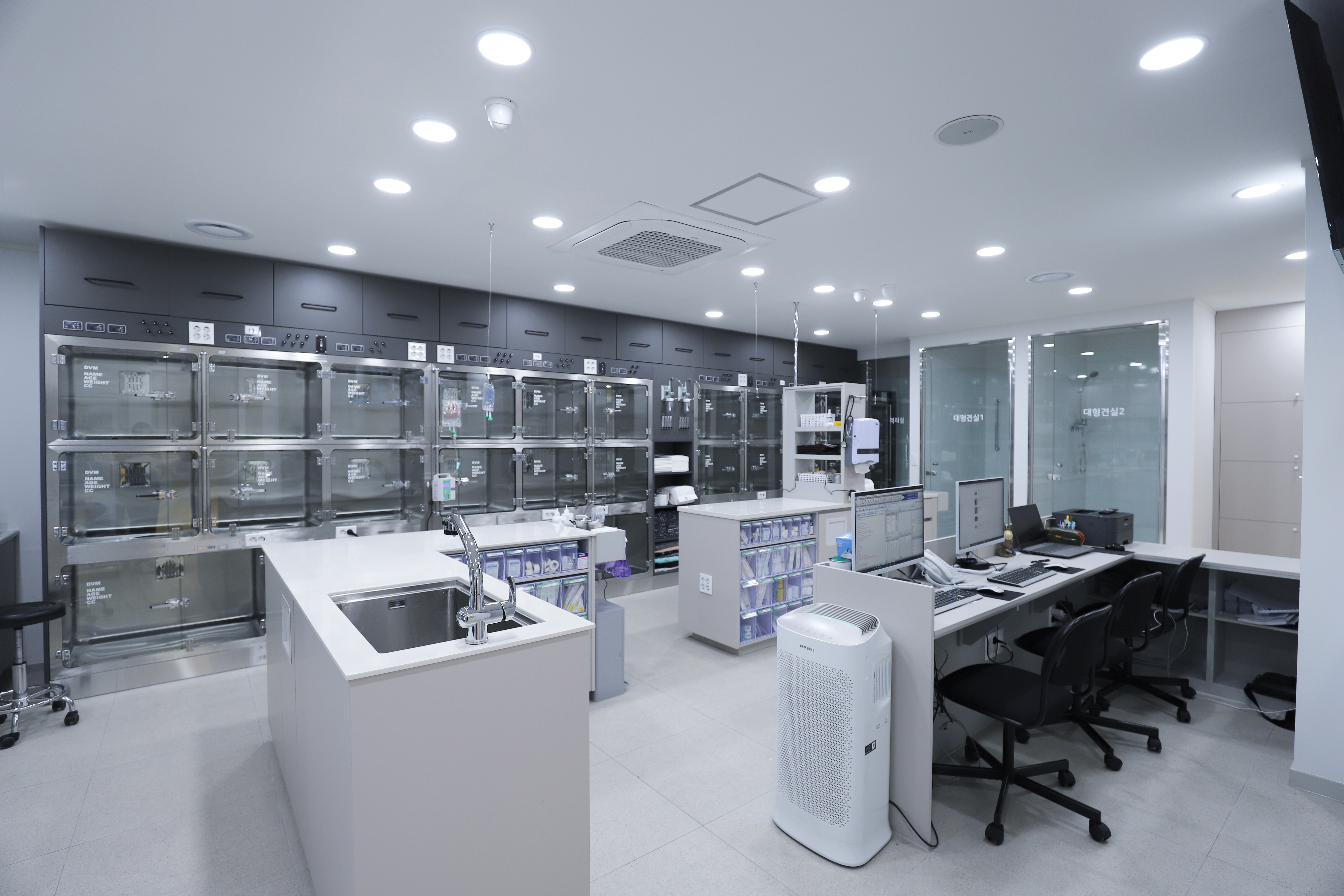 응급 및 중환자 케어를 위한 내부 시설